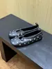 Sapatilhas Mary Jane de couro de cordeiro com design retrô, bico quadrado, rebites desgastados e cadarço, sapatos baixos versáteis para mulheres