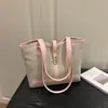 2026 Nuevo Estilo Francés Casual Retro Bolso de Hombro Grande de Gran Capacidad para Viajes Diarios con Combinación de Colores y Elegante Bolso Tote de Hombro para Mujer
