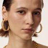 Aretes de Aro Grande Huecos a Cuadros en Forma de C para Mujer Lujo Accesible de Nicho de Diseño Europeo y Americano Aretes Retro de Alta Gama con Aguja de Plata