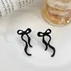 Nuevos aretes de lazo de cinta transfronterizos, aretes simétricos de moda, aretes del mismo estilo más vendidos en Amazon, venta al por mayor del fabricante
