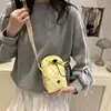 Venta al por mayor transfronteriza Primavera y Verano 2025 Impermeable de Gran Capacidad Versión Coreana Más Vendido Bolsa para Teléfono Móvil con Cordón para Mujer Bolsa para Almacenamiento de Botella de Agua Cruzada