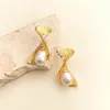 Brincos Originais Espessos Banhados a Ouro Real 18K em Forma de Leque Geométrico com Pérolas de Água Doce Nicho Espiral Acessível Luxo Brincos de Alta Qualidade para Mulheres