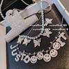 Brillante Cadena de Rostro Sonriente de Streamer con Piedras Preciosas Chapada en Oro Blanco de 18K, Ocho Corazones y Ocho Flechas Zirconia Letra Hueso Zirconia Brillante