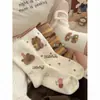 Calcetines de Lana Australiana Oso Pequeño para Mujer Otoño Invierno Espesos Cálidos Hasta la Mitad de la Pantorrilla Estilo Japonés Rayas Puntos Lunares Lindos Suaves Pegajosos Calcetines para Dormir