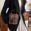 Bolsa Cilíndrica da Moda Bolsa Feminina 2025 Novo Estilo Moderna Portátil de Alta Qualidade Bolsa Balde Transversal de Ombro Único Balde de Leitura Bolsa Pequena