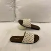 Zapatillas de Lunares Planas de Venta Caliente de Celebridad de Internet para Mujer Verano Uso Exterior 2026 Nuevo Estilo de Hada Zapatillas de una Sola Tira Cómodas Zapatos de Playa