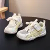 Zapatos deportivos transpirables de moda para niñas, nuevos zapatos casuales de entrenamiento alemanes para niños primavera 2026, zapatillas para correr de suela blanda para estudiantes
