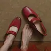 Sapatos Femininos Mary Jane Hepburn Vermelho Francês de Couro Pequeno Couro Bovino de Primeira Camada 2025 Solado Macio Salto Baixo Boca Rasa Sapatos de Camada Única com Fivela