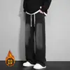 Jeans de pierna recta estilo americano con forro de polar para hombre, pantalones gruesos para otoño e invierno, marca de moda de alta calle unisex, corte holgado, talla grande