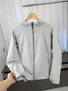 Estilo funcional urbano exterior asequible, nueva colección otoño/invierno, chaqueta softshell con capucha de corte 3D para hombre