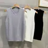 Chaleco suéter retro de cuello en V estilo japonés para hombre, otoño/invierno 2026, gris liso, sin mangas, tejido, prenda exterior