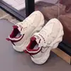 Sapatos femininos 2026 outono novo estilo infantil popular tênis branco estilo pai tênis esportivo leve para corrida para crianças mais velhas