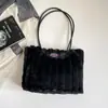 Bolsa Tote de Pelúcia Grande Capacidade Feminina 2026 Nova Elegante Versátil Para Aula Bolsa de Ombro Casual Bolsa de Pelo para o Trabalho
