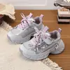 Zapatos Deportivos Ligeros para Niñas 2026 Nuevo Estilo Niños Versión Coreana Suela Gruesa Zapatos Papá Niña Suela Suave Antideslizantes Zapatos para Correr Modernos