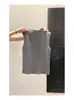 Camisola regata com gola alta para mulheres, novo estilo justo, peça de sobrepor simples sem mangas, camada interna, top de tricô