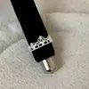 Coleção de Anéis de Metal Vazado com Renda de Alto Padrão Estilo Francês para Mulheres, Luxo Leve, Personalizáveis, Modernos, Tendência, Versáteis