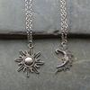Collar de pareja que combina con todo, transfronterizo europeo y americano, colgante de sol y luna, diseño de nicho retro, sentido de buena amistad, accesorios al por mayor