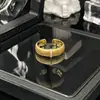 Anillo Popular Francés Cepillado, Diseño Nicho Estilo Antiguo, Anillo de Pigmento Dorado de Lujo Ligero y Alta Gama, Joyería de Mano para Mujer
