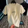 Nueva Camiseta de Verano para Hombre 2026 con Estampado de Letras, Diseño Delgado de Lujo Ligero, Cuello Redondo Único con Diseño en Relieve