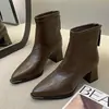 Botines de tacón alto para mujer 2026 Otoño Nueva Llegada Punta fina Tacón grueso Botas de moda Versátiles Cremallera trasera Estilo británico Botas adelgazantes