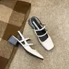 Sandálias Versáteis Plus Size Estilo Fada Francês Gentil Novo Modelo com Uma Tira Salto Bloco Bico Fechado para Mulheres Sapatos Femininos Primavera/Verão 2026