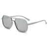 Gafas de sol de diseño hueco estilo europeo gafas de sol de personalidad a la moda para mujer sensación tecnológica geniales para posar lentes polarizados