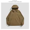 Chaqueta de estilo workwear para exteriores con diseño de cremallera diagonal, corte holgado y funcionalidad versátil; adecuado tanto para hombres como para mujeres, y para parejas; ideal para primavera y otoño