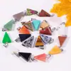 Fuente de Collares Colgantes Triángulo Plano de Piedra Natural, Accesorios para Ropa y Pendientes; Jade Natural al por Mayor desde la Fábrica de Origen