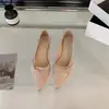 Primer Encuentro Zapatos de Punta Ji Wanwan 2026 Nuevo Diseño Francés Elegantes Zapatos de Salón Bajos para Mujer Suave Patchwork Zapatos de Oficina