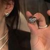 Estilo legal ins textura de rocha brincos adoráveis brincos femininos de alta qualidade brincos femininos 2023 novo estilo ocidental brincos quentes