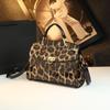 Bolsa Elegante com Estampa de Leopardo em Formato de Concha, Modelo Novo de Alta Qualidade 2026, Bolsa Transversal Versátil e Estilosa para Mães de Meia-Idade