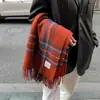 Elegante de Moda Pegatina Bufanda de Cuadros Pequeños con Borlas Otoño e Invierno Estilo Ins Versátil Larga Cálida Chal Doble Uso Moderno