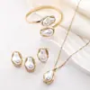Juego de Joyería de Perlas Barrocas Europeas y Americanas, Pendientes, Collar, Anillo, Pulsera Elegantes y de Moda, Accesorios de Lujo Ligero para Mujer