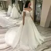 Vestido de Novia Ligero de un Hombro, Estilo Bosque, Nuevo Modelo 2026, Sencillo, Etéreo, Soñador, Estilo Hepburn, Espalda Descubierta, Fotografía de Viaje, Cola Pequeña, Favorecedor
