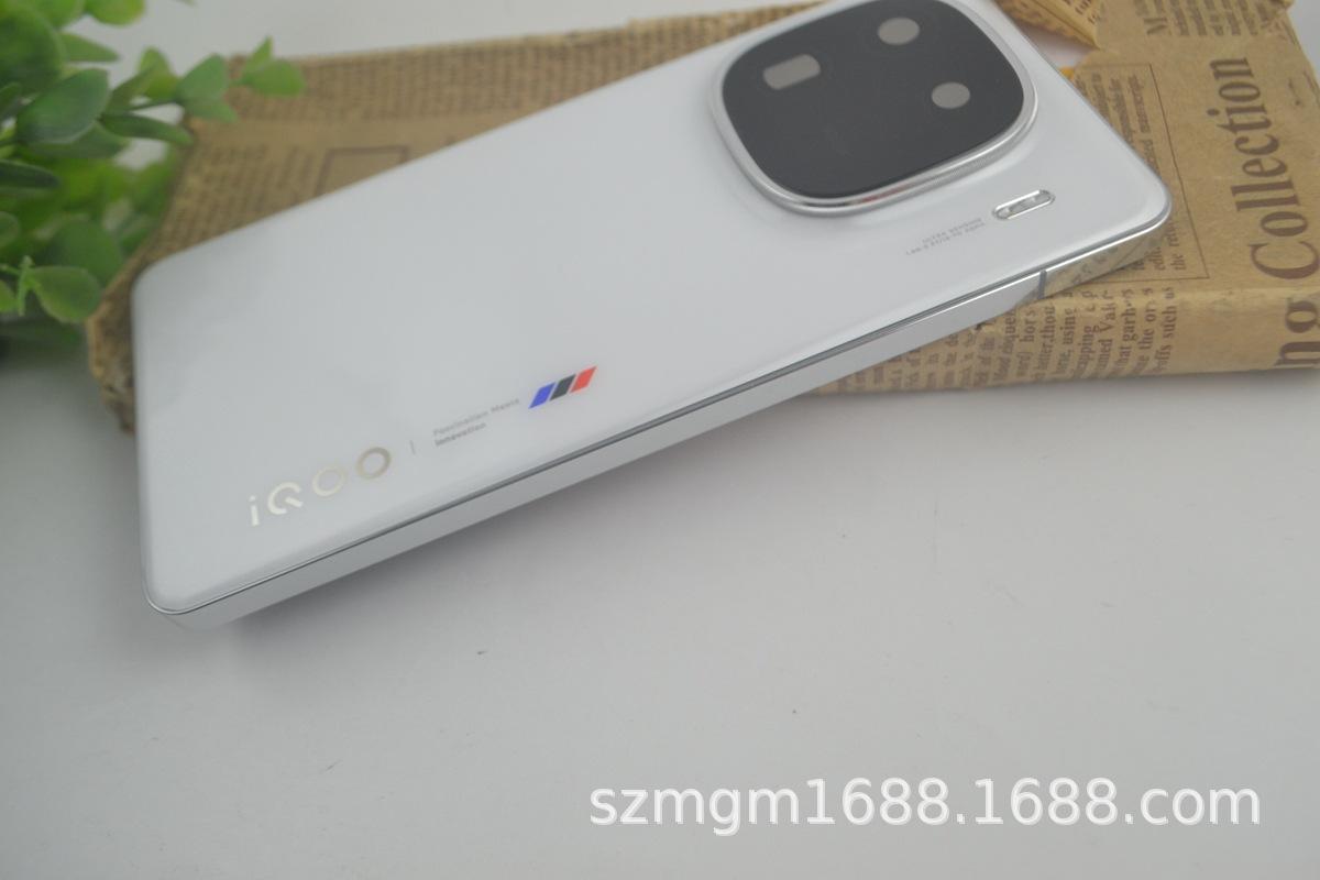 VIVO IQOO12原 (1).jpg