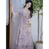 Vestido Longo Francês Estilo Resort de Praia para Mulheres, Estampa Delicada de Flor de Íris, Mangas Sino Bufantes com Babados, Vestido Slim-Fit que Marca a Cintura