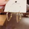 Série de Brincos Recomendada: Brincos de Design Exagerado e Único, Brincos de Argola Simples e Estilosos, Brincos Versáteis e Elegantes