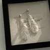 Pendientes de Gancho con Borla Hechos a Mano, Ligeros como Plumas, para Mujer, Lujo Accesible, Elegantes, Modernos y de Moda