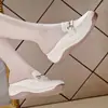 Zapatos casuales de suela gruesa para mujer de comercio exterior transfronterizo, nuevo estilo primavera y verano, zapatos blancos sin cordones, pantuflas de punta cerrada que aumentan la altura, slip-ons perezosos para mujer