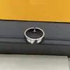 Anel de Flor Europeu e Americano Transfronteiriço 2025 Novo Estilo Lv Combinando Marca Famosa Cravejado com Diamantes para Mulheres, Anel de Luxo de Alta Qualidade Atacado