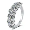 Venta al por mayor de fábrica cruzada Anillo de plata de ley S925 completo de moissanita forma de huevo para mujer Anillo de banda forma de huevo de lujo ligero de alta calidad para mujer