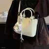 Mujeres 2026 Viajes Diarios Gran Capacidad Versátil Simple Otoño Hombro Único Colgante Cruzado Bolso de Hombro Moda Atmosférico Nuevo de Mano