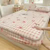 Nueva funda de cama acolchada de terciopelo de leche engrosada clase A, cálida de invierno, agradable al tacto, sábana, juego completo de tres piezas para estudiante