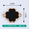 Nuevos Accesorios Creativos para Joyería DIY Placa de Trébol de Cuatro Hojas Aleación Electrochapada Collar Pulsera Colgante Colgante Pequeño Venta al por Mayor