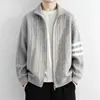 Suéter Cardigan de Punto Trenzado Estilo Old Money para Hombre 2026 Nuevo Estilo Coreano Moderno Holgado Casual Versátil Prendas de Punto Ropa Exterior