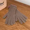 Luvas de Lã Overlock Cor Lisa Estilo Coreano Ins para Mulheres, Luvas Quentes com Botões, Personalizadas pelo Fabricante