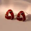 Brincos Esmaltados Vermelhos Estilo Retro Hong Kong para Mulheres, Brincos Elegantes de Luxo Leve para Outono e Inverno, Design Exclusivo Brincos de Ano Novo