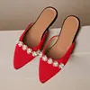 Comercio exterior transfronterizo talla grande otoño 2026 nuevos zapatos planos, pantuflas de punta cerrada, sandalias de slip-on con punta fina y pedrería para mujer