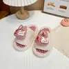 Pantufas Fofas de Pelúcia Xadrez para Crianças 2026 Outono e Inverno Novas Pantufas de Algodão Pelúcia Quentes Antiderrapantes para Casa