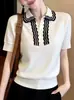 Super lindo estilo coreano elegante branco lapela malha top feminino 2026 verão novo manga curta petite top para o trabalho